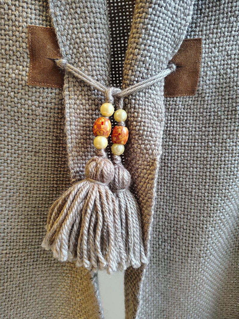 Ponchos con presillas tejidos en telar Kuri artesanales